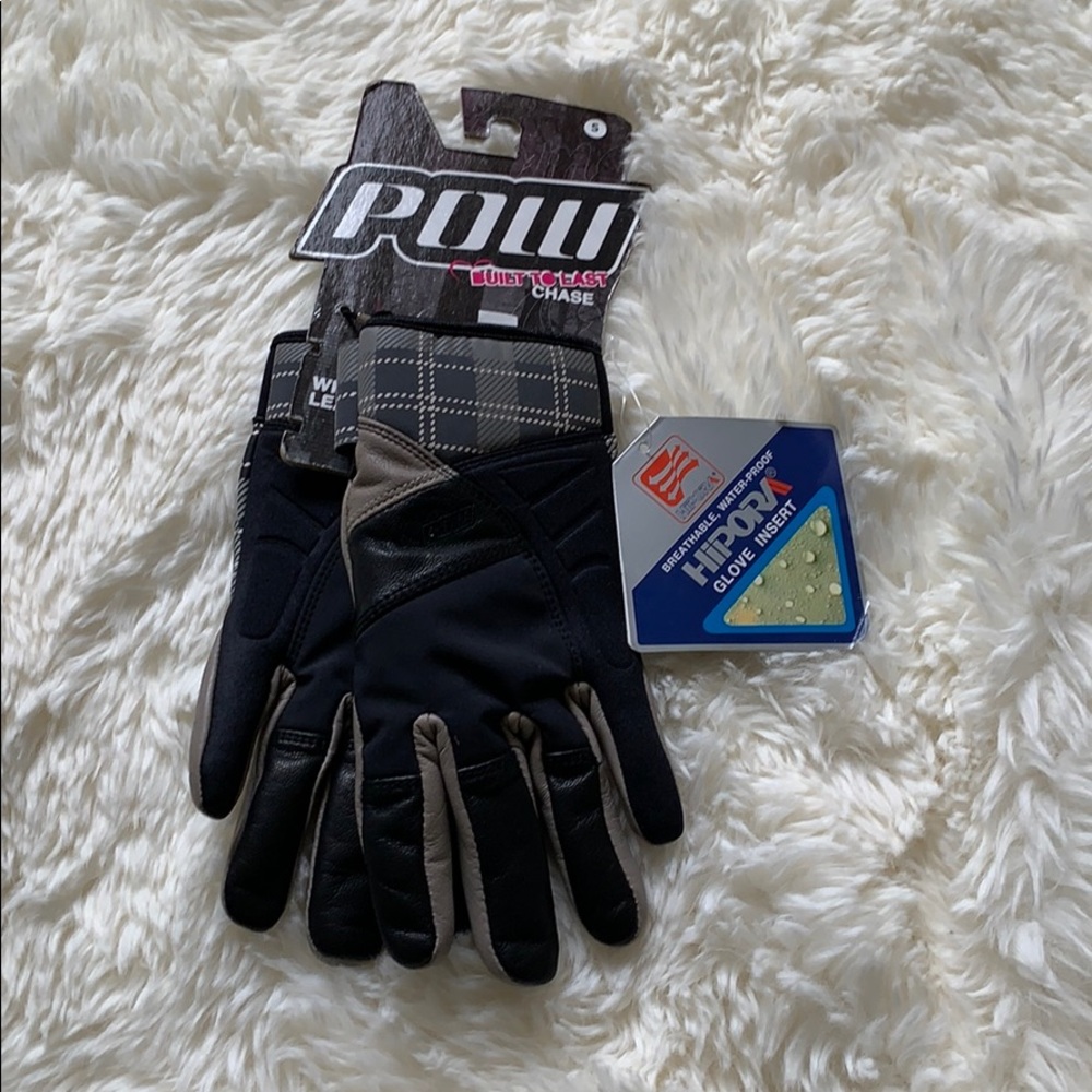 Women’s ski and snowboard winter gloves
